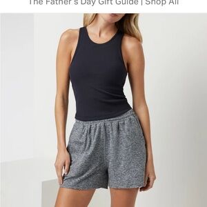 Vuori Pose Pylo Tank. Black